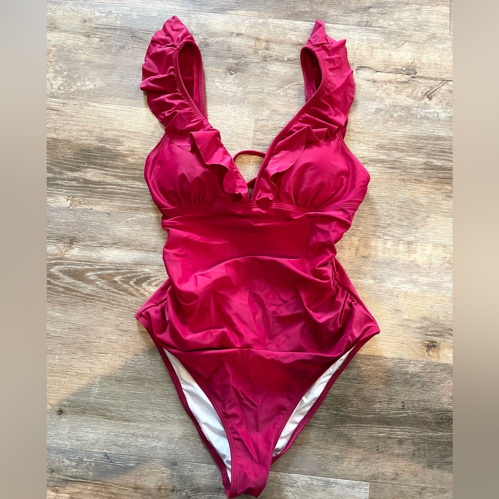 CUPSHE Women's V Neck One Piece Swimsuit Ruffled Lace Up Monokini